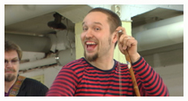 Mikko soittaa (copyright YLE/videokuvaa)